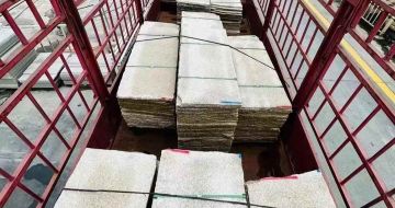 连云港 黄金麻花岗岩荔枝面，光面毛板装车完成