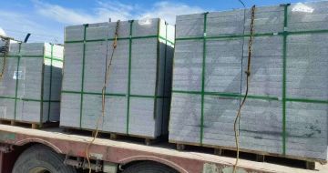 连云港 芝麻白花岗岩地铺石装车日常