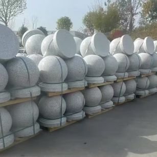 连云港 白麻花岗岩石材圆球，石球，挡车球，隔离球，景观石球，风水球等