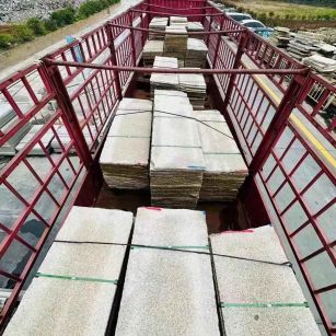 连云港 黄金麻花岗岩荔枝面，光面毛板装车完成