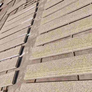 连云港 黄金麻花岗岩光面楼梯踏步