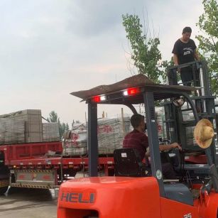 连云港 黄金麻冰裂纹，地铺石装车