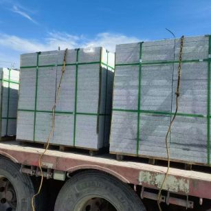 连云港 芝麻白花岗岩地铺石装车日常