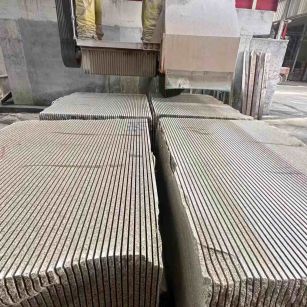 连云港 车间生产日常，黄金麻白麻花岗岩