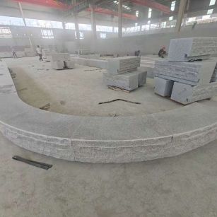 连云港 芝麻白异形坐凳，自然面光面弧形加工