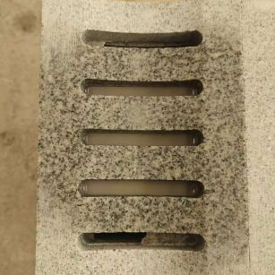 连云港 芝麻白拉丝面花岗岩U型开槽排水槽