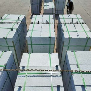 连云港 芝麻白花岗岩5公分地铺石 花岗岩厂家工厂装车日常