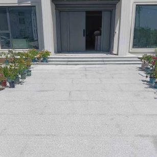 连云港 芝麻白花岗岩地铺石地面铺装