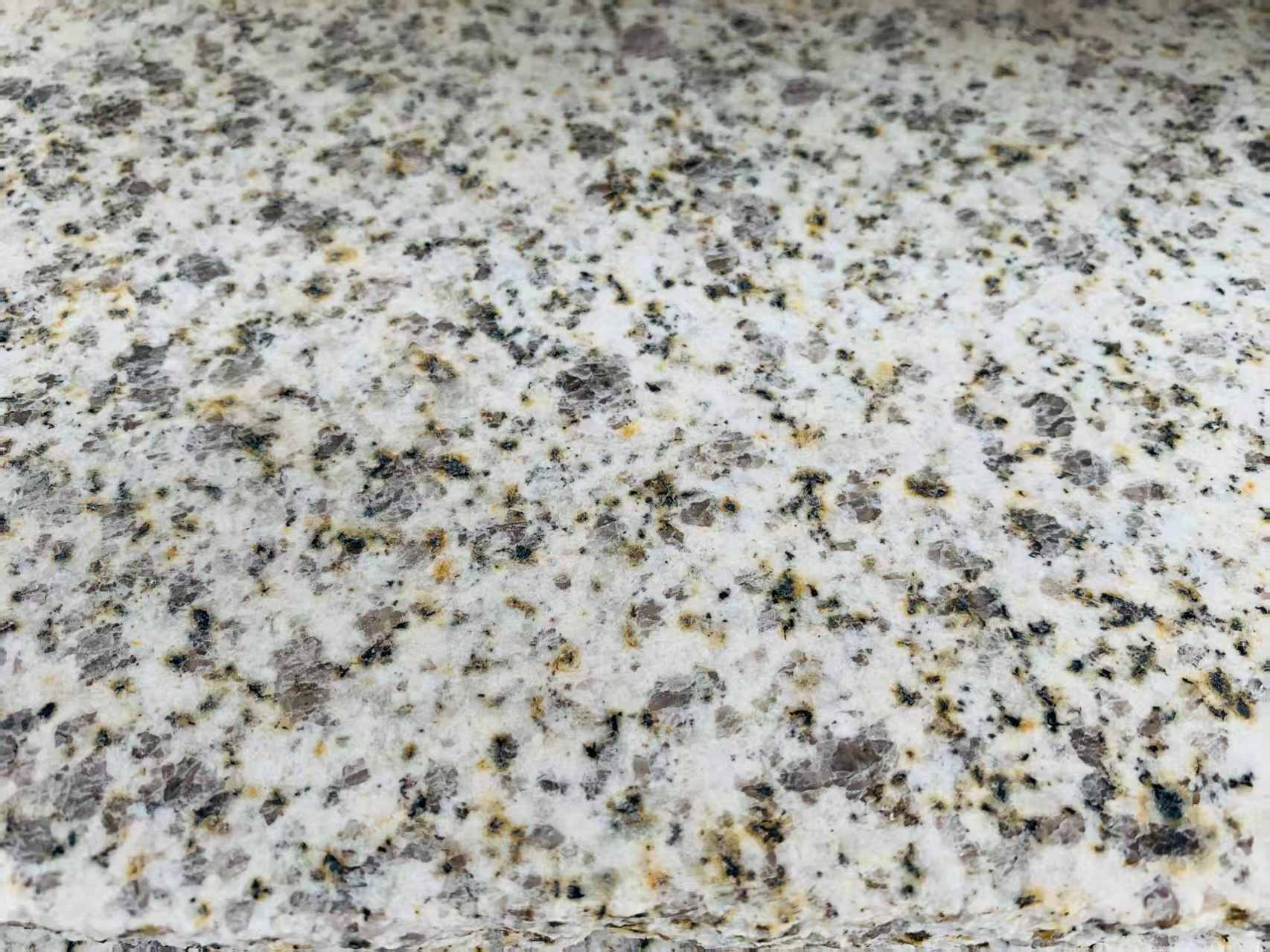 连云港 黄金麻花岗岩石材浅黄光面