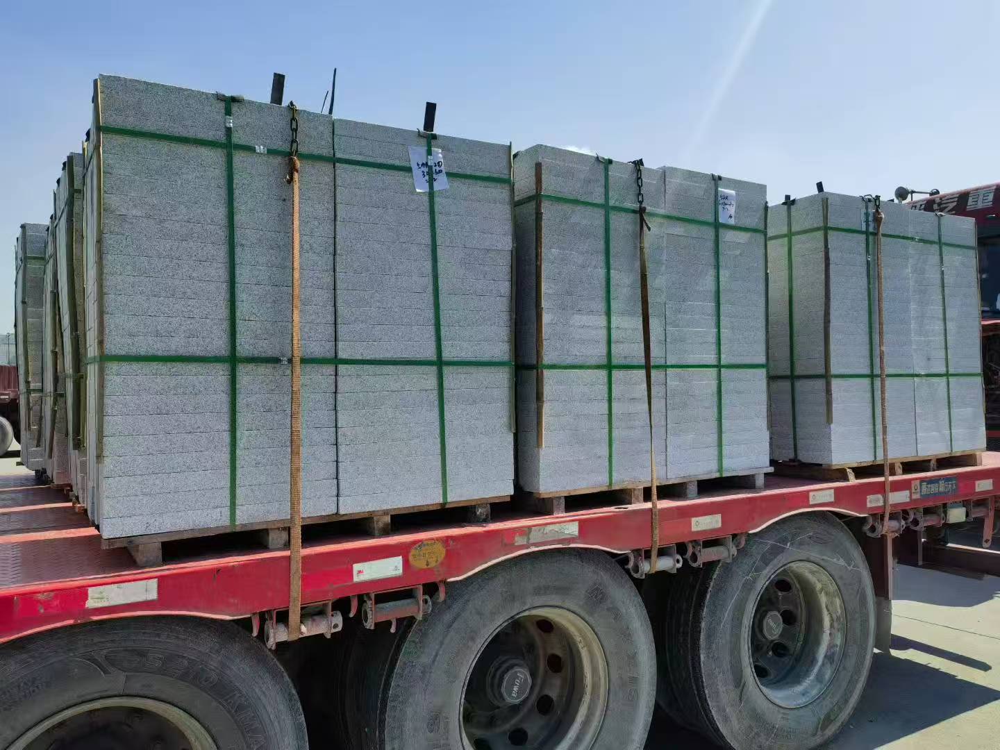 连云港芝麻白花岗岩出货日常地铺石