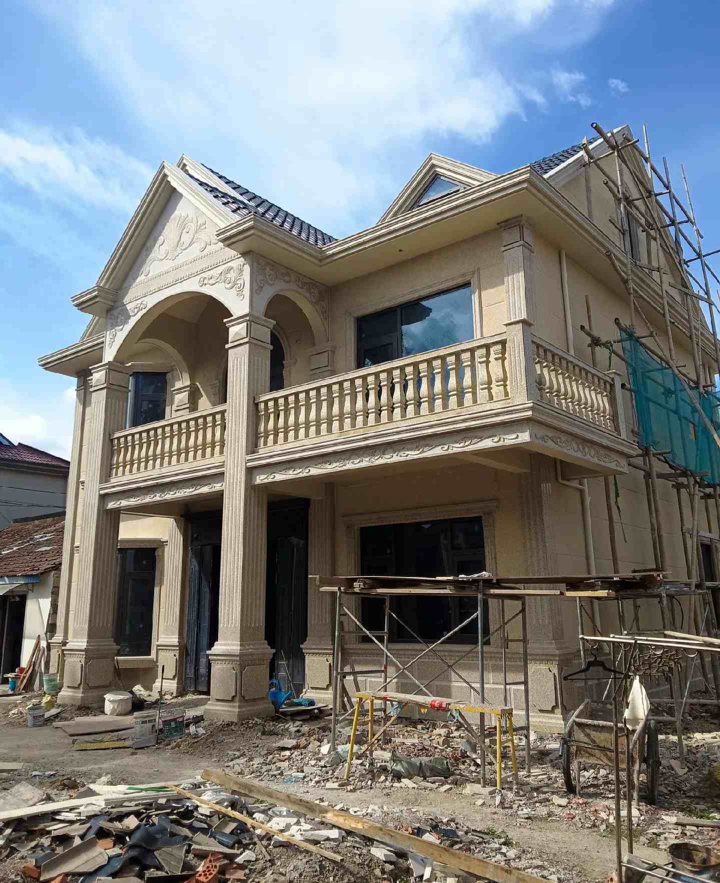 连云港 黄金麻花岗岩石材私人别墅雕花门楼柱阳台栏杆