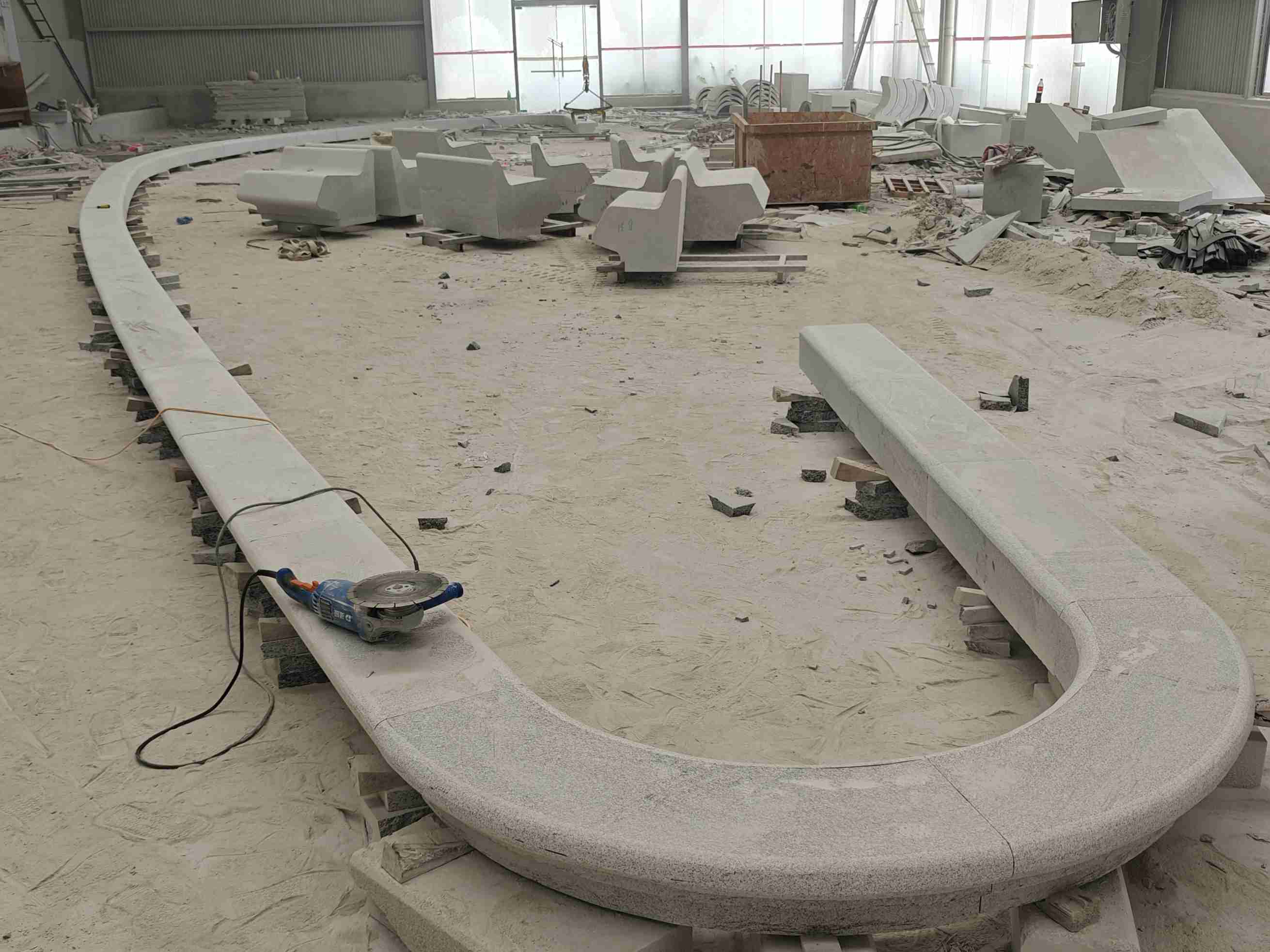 连云港 芝麻白花岗岩弧形花坛石，坐凳石