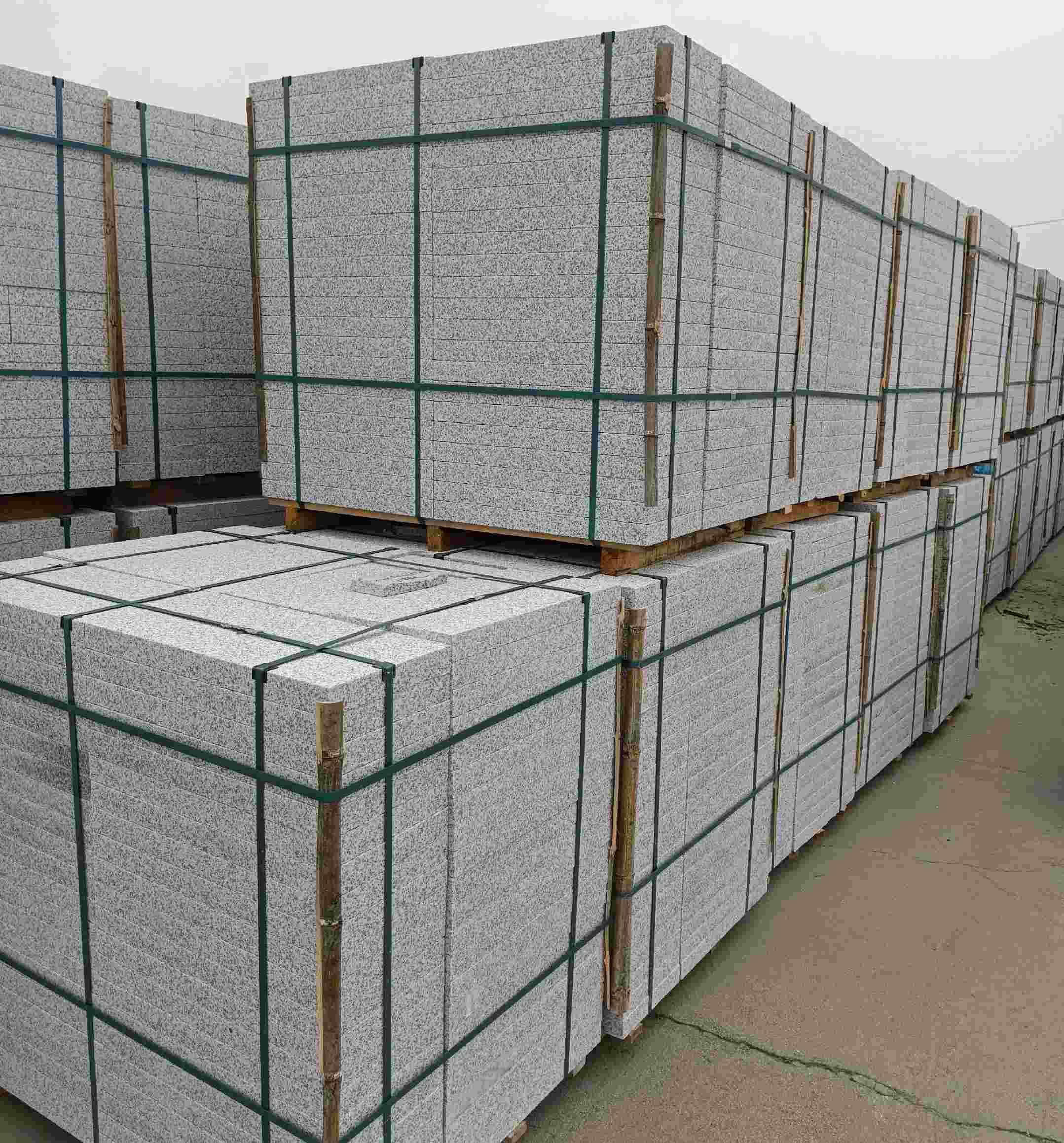 连云港 白麻花岗岩石材荔枝面地铺石（300*600*50）