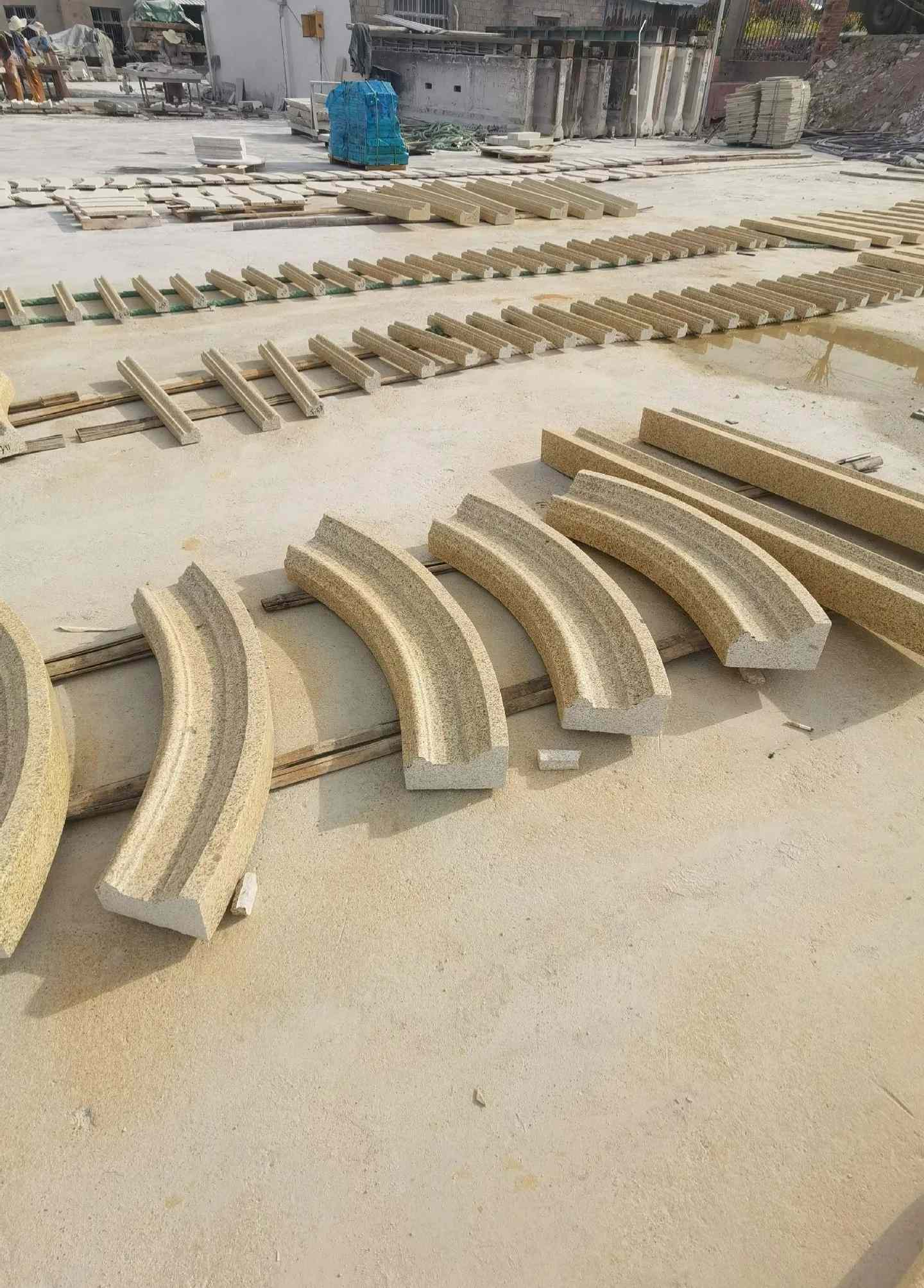 连云港 黄金麻花岗岩别墅线条