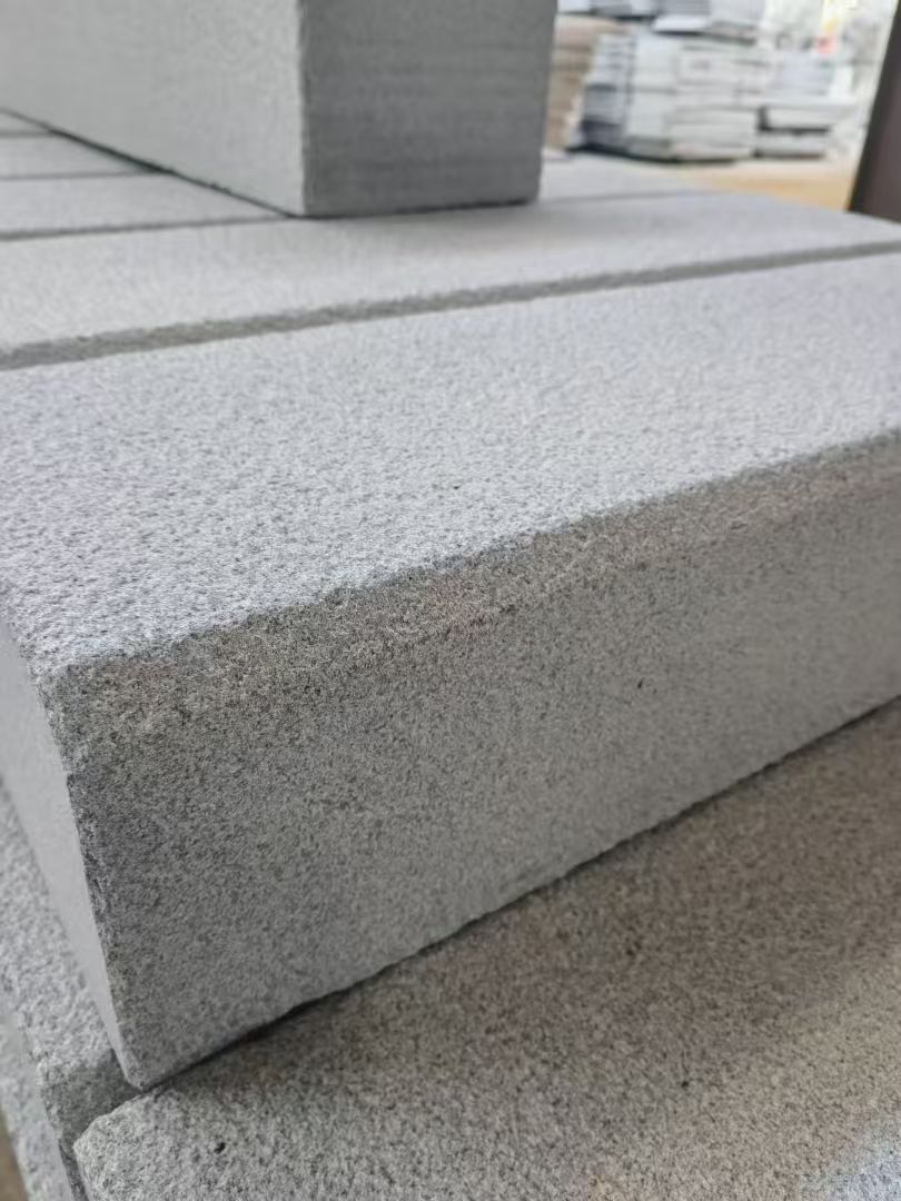 连云港 芝麻灰荔枝面路沿石