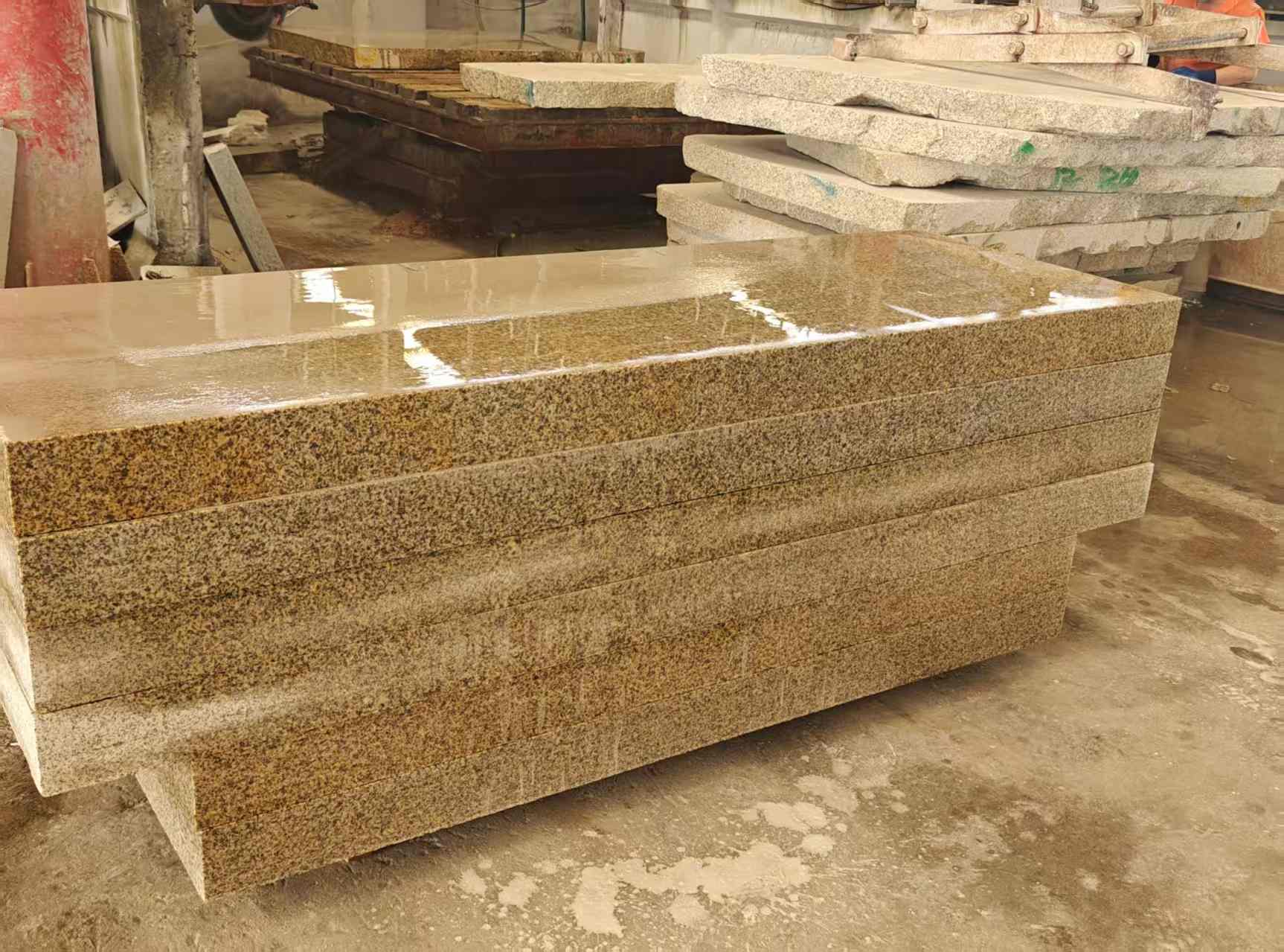 连云港 黄金麻栏杆料半成品加工中