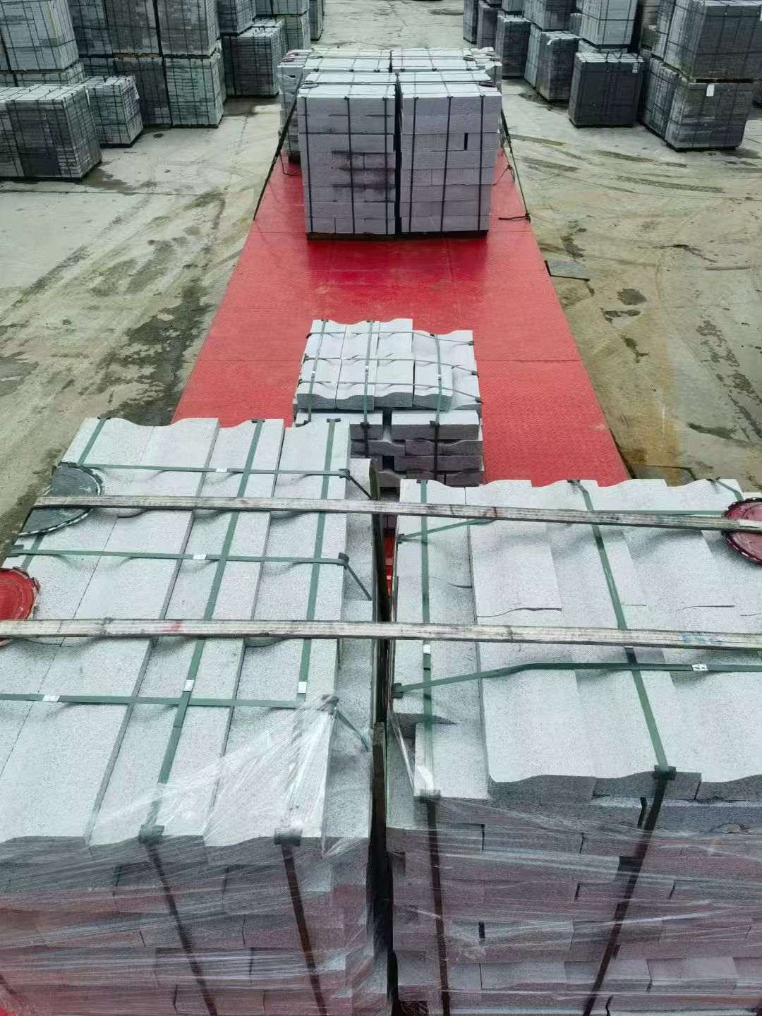 连云港 芝麻白仿形加直形路沿石出货日常