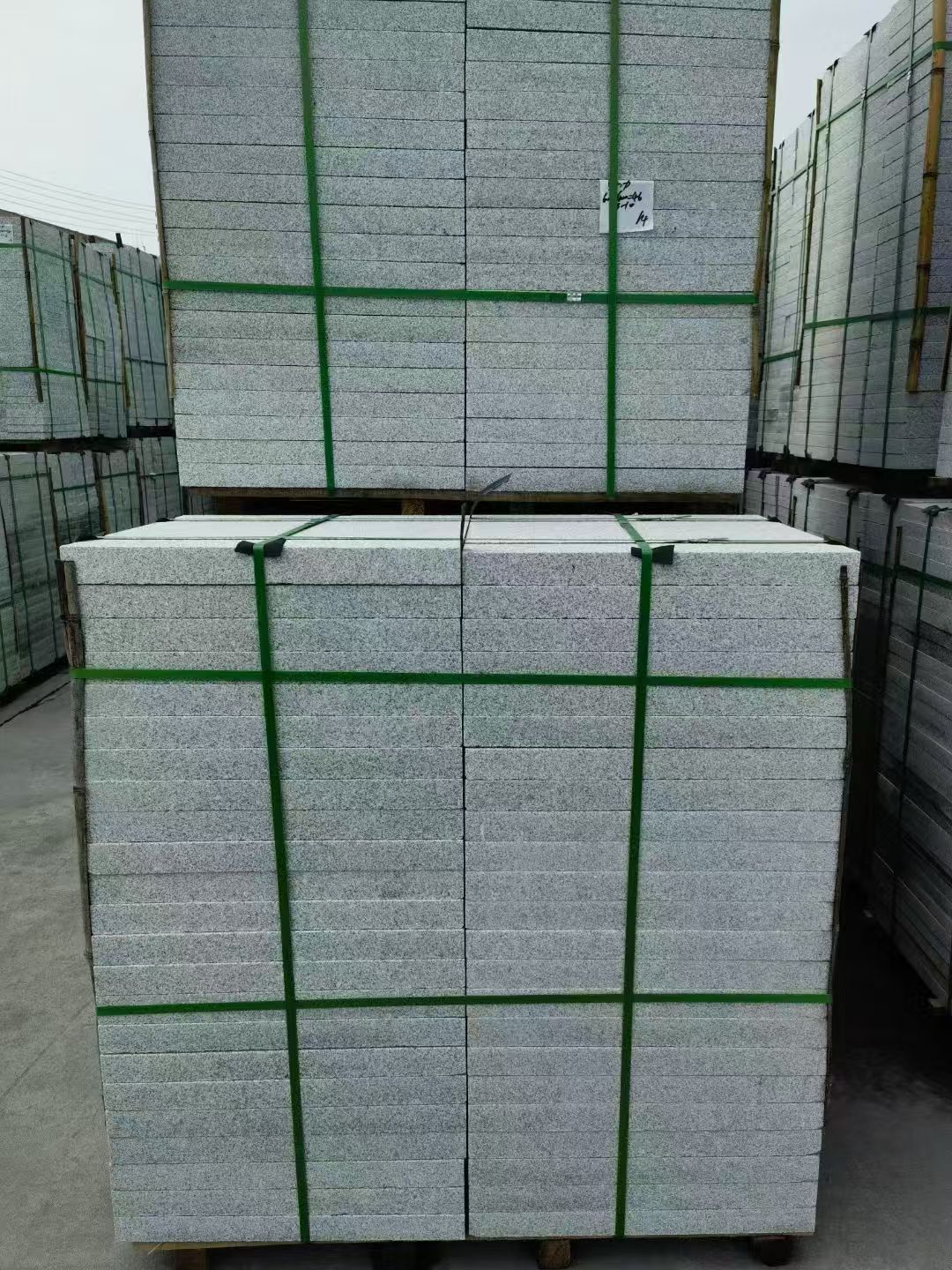 连云港 芝麻白火烧，园林广场市政工程地铺石，1.8~5.0厚均有现货