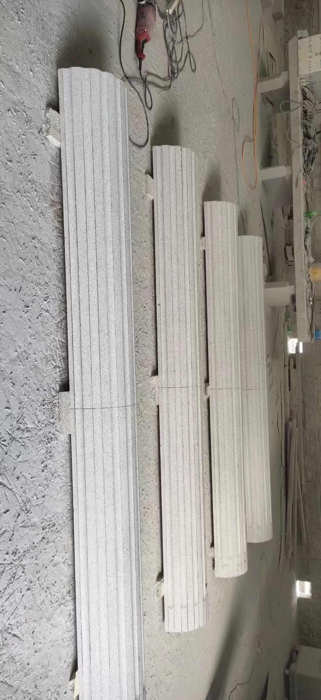 连云港 花岗岩厂家带你看白麻花岗岩门楼大柱柱皮