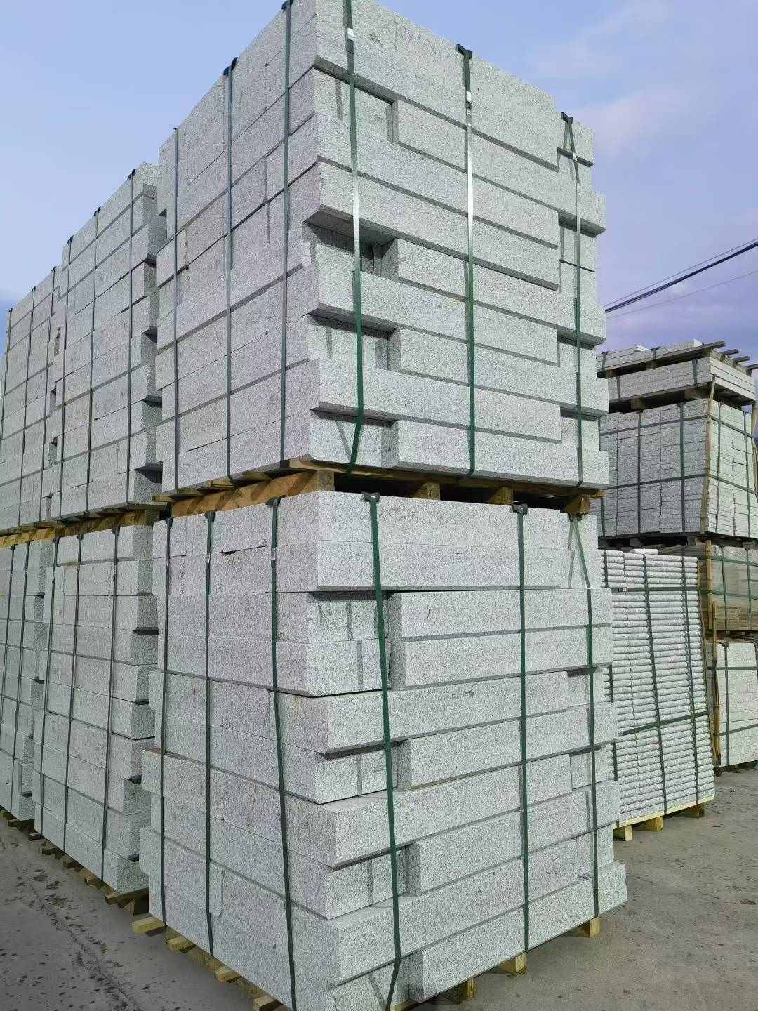 连云港 芝麻白花岗岩路沿石，路缘石，路肩石，道牙，立缘石，马路牙子，街沿石，侧石等