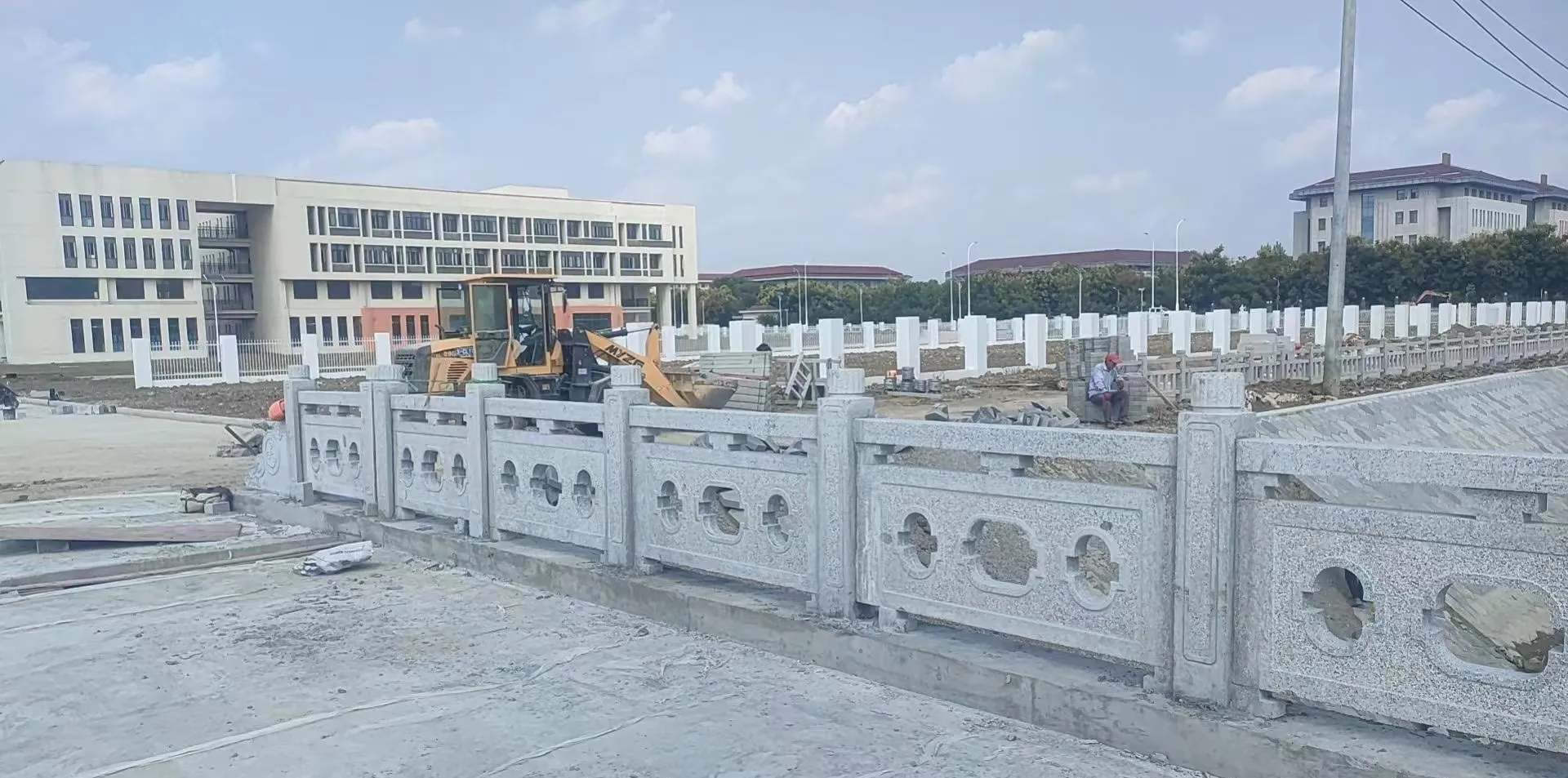 连云港 白麻花岗岩荔枝面河道栏杆