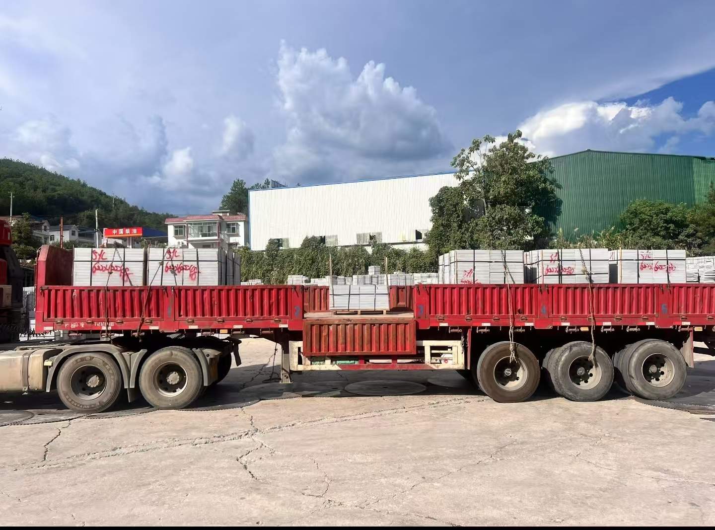 连云港 芝麻灰花岗岩地铺石出货日常